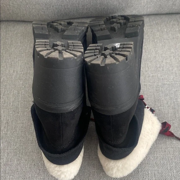 Jellypop mission, black faux suede with faux Sherpa trimmed Laced ankle boots 10 - Picture 5 of 11